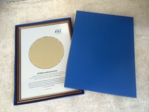 10 in Wafer with wooden frame cum blue box